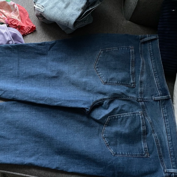 Size 18 girlfriends Sonoma capris - Picture 3 of 3